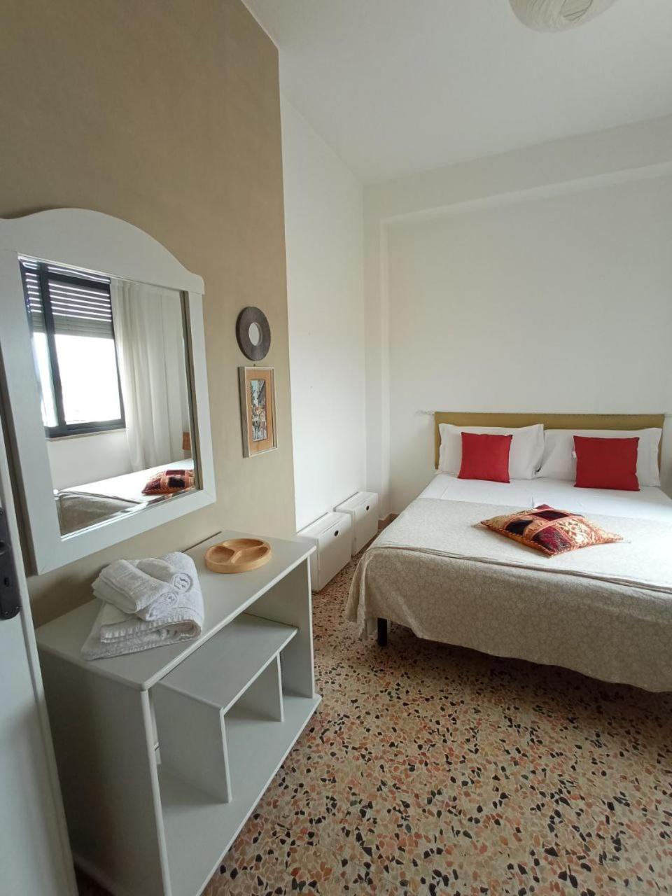 Myhouse Hotel ออลเบีย ภายนอก รูปภาพ