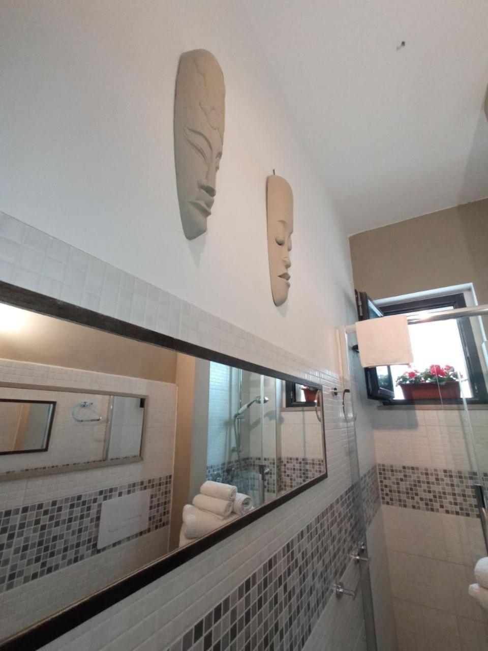 Myhouse Hotel ออลเบีย ภายนอก รูปภาพ